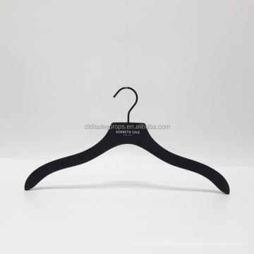 DL758 Black customized wood coat hangar covered with rubber lotus wood material jacket coat men hanger with logo